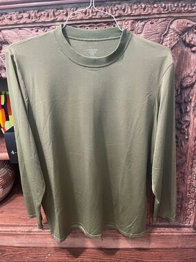 Patagonia Men's Long Sleeve Crew in Beatles Apple Label green